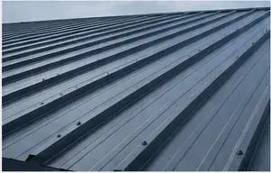 Détail de toiture en bac acier